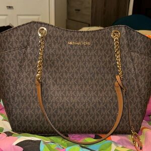 MK shoulder bag in prestige condition
